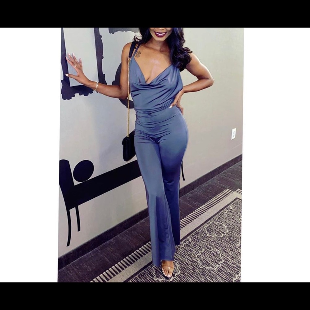 Open back Grey jumpsuit, with scoop neckline